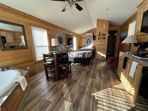 Deluxe Cabin with Jetted Tub Photo 2